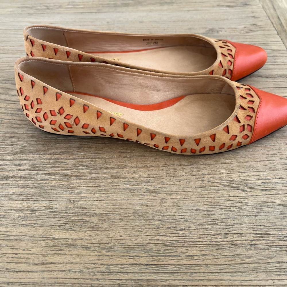 Flats - Picture 3 of 5